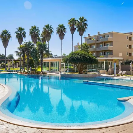 V Plazza Garage Heated Pool View Flat Appartement *
