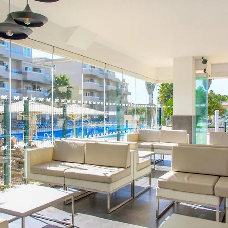 V Plazza Garage Heated Pool View Flat