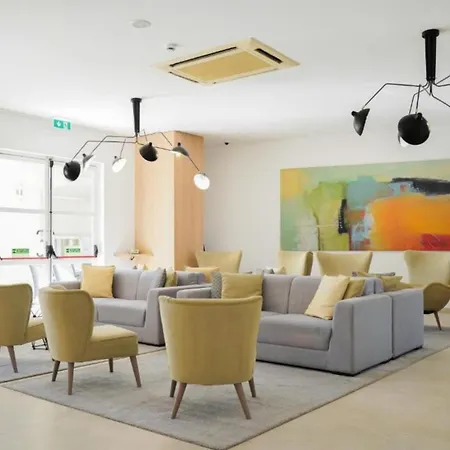 公寓 V Plazza Garage Heated Pool View Flat 波尔蒂芒